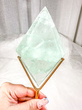 Load image into Gallery viewer, HQ Gemmy Green Fluorite Diamond on Stand (105E)
