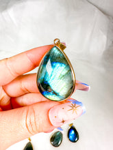 Load image into Gallery viewer, Labradorite Gold Pendent (PICK YOUR OWN)
