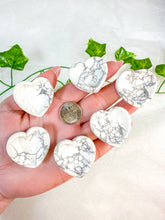 Load image into Gallery viewer, Mini Howlite Heart Bowl
