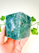 Load image into Gallery viewer, Moss Agate Standing Cube (52C)
