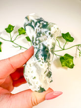 Load image into Gallery viewer, Moss Agate Goddess Body (58C)
