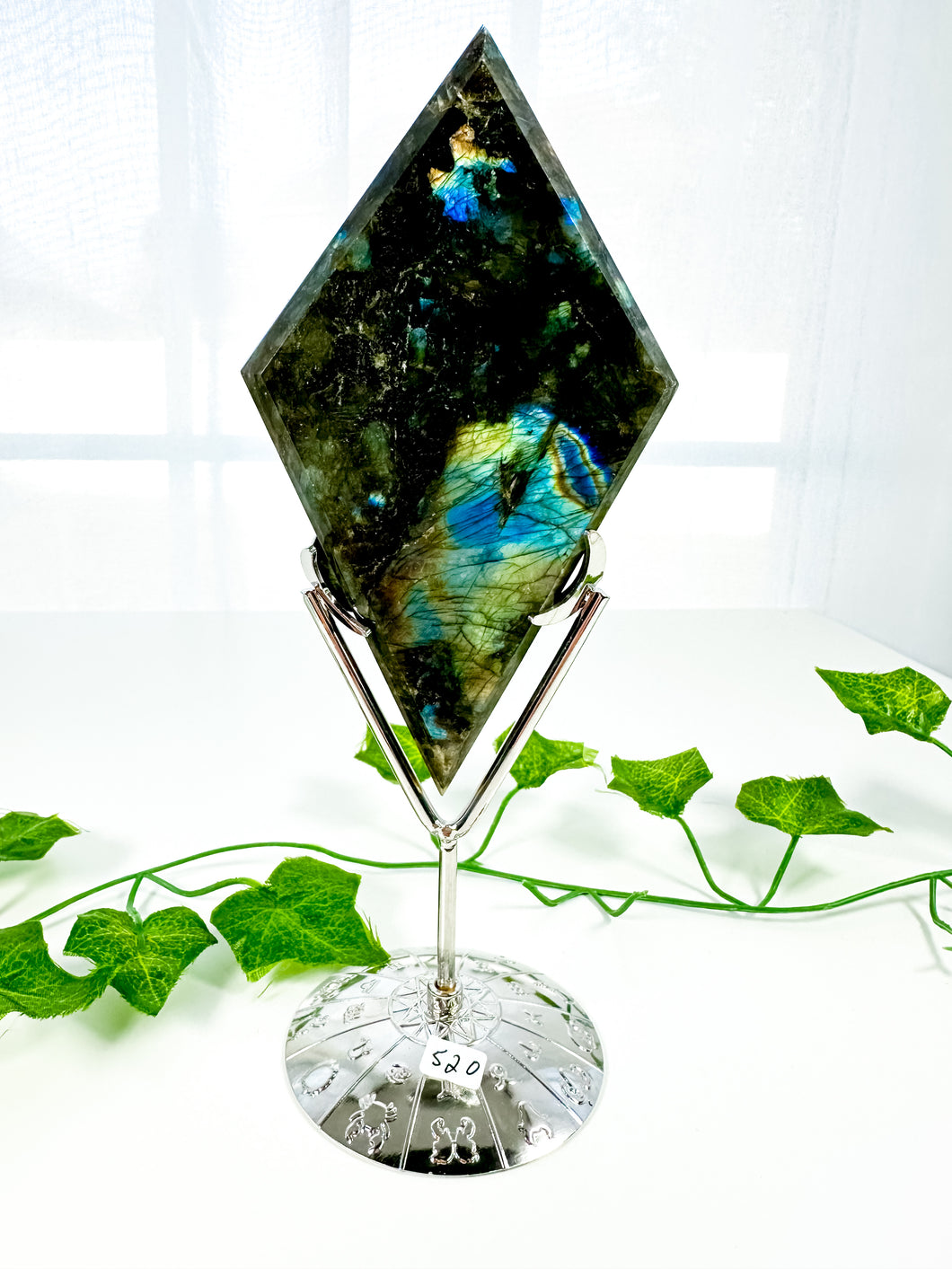 Labradorite Diamond on Stand (52o)