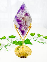 Load image into Gallery viewer, Chevron Amethyst Diamond on Stand (40K)
