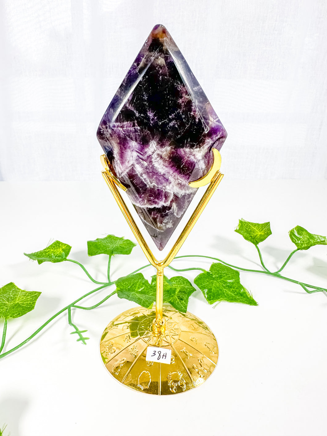 Chevron Amethyst Diamond on Stand (38H)