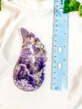 Load image into Gallery viewer, Chevron Amethyst Angel Wing (55N)
