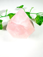 Load image into Gallery viewer, Rose Quartz Gem Cut Diamond (42S)
