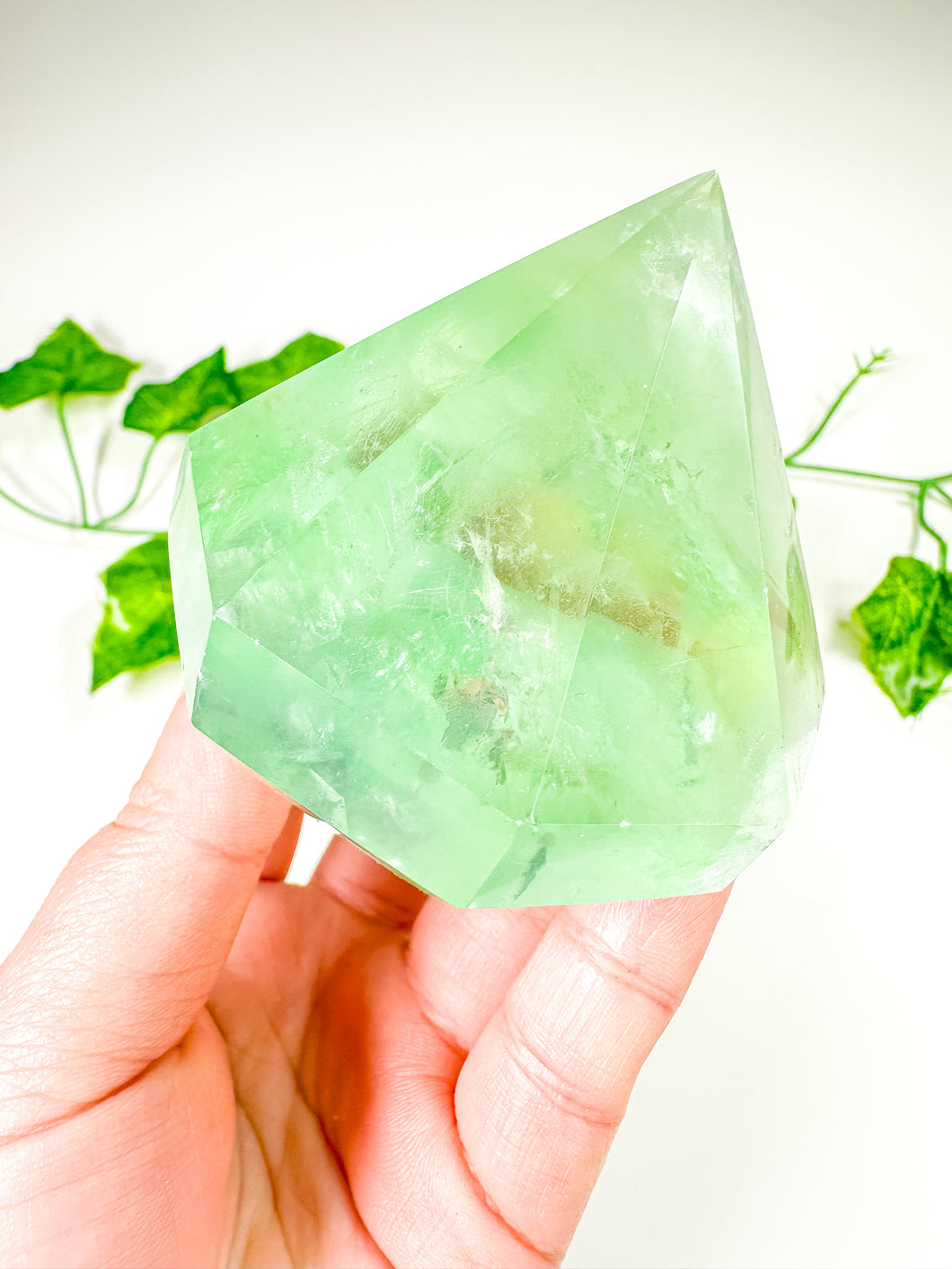 Green Emerald Fluorite Gem Cut Diamond (45V)