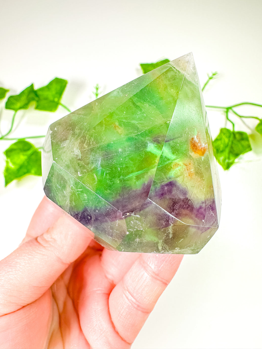 Green Emerald Fluorite Gem Cut Diamond (42W)