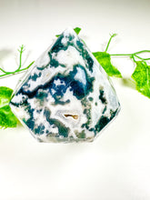 Load image into Gallery viewer, Moss Agate Gem Cut Diamond (50Q)
