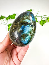 Load image into Gallery viewer, Labradorite Egg (56o)
