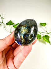 Load image into Gallery viewer, Labradorite Egg (22B)
