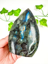 Load image into Gallery viewer, Labradorite Flame (56D)
