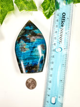 Load image into Gallery viewer, Labradorite Flame (42L)
