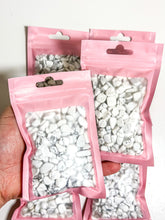 Load image into Gallery viewer, Howlite Crystal Chip Bag
