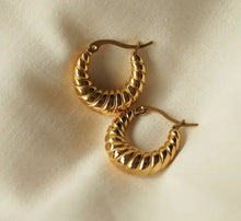 Load image into Gallery viewer, Aster Hoops Earring | Fine Jewelry
