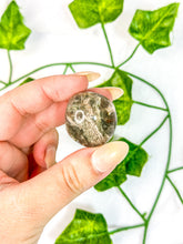 Load image into Gallery viewer, Garden Quartz Tumbled Stones
