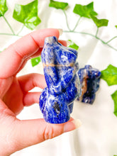 Load image into Gallery viewer, Sodalite Pregnant Goddess Body
