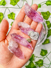 Load image into Gallery viewer, Gemmy Veracruz Amethyst Point (large)
