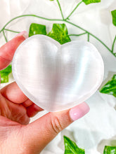 Load image into Gallery viewer, Satin Spar Selenite Heart Bowl
